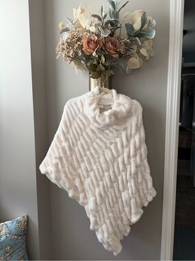 Moda Ivory Faux Fur Poncho